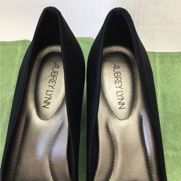 ARTELIER Exciting Block Heels by Nicole Miller - Picture 3 of 13